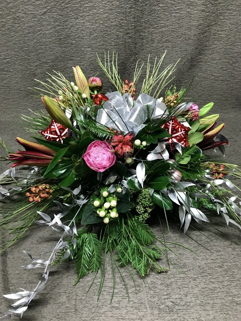 christmas bird centerpiece with silver foliage